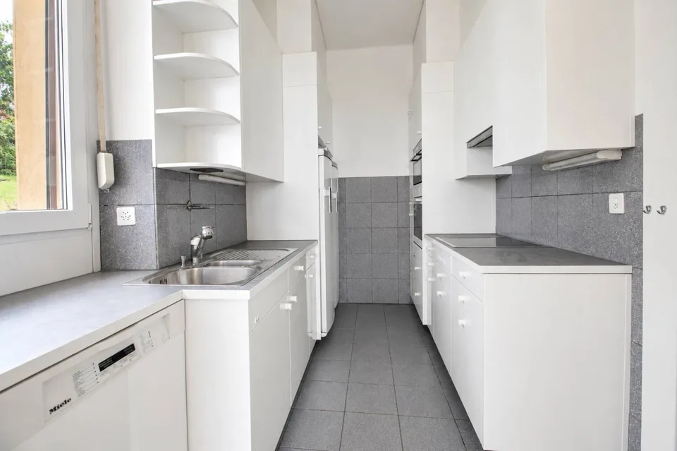 Prilly - Der Traum für Studenten: Superbe 7,5 Zimmer ideal für Wohngemeinschaft. 6 Minuten mit dem LEB vom Zentrum Lausanne und 20 Minuten mit dem Bus vom Universitätscampus