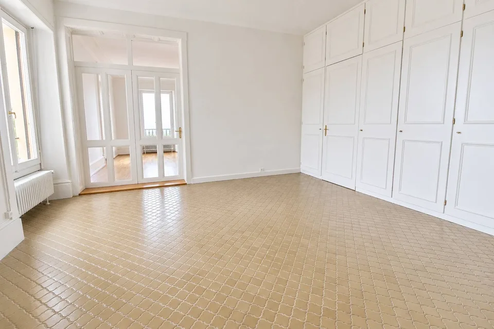 Prilly - Der Traum für Studenten: Superbe 7,5 Zimmer ideal für Wohngemeinschaft. 6 Minuten mit dem LEB vom Zentrum Lausanne und 20 Minuten mit dem Bus vom Universitätscampus