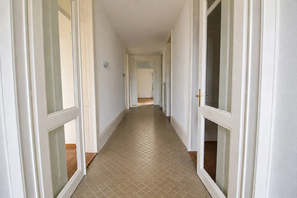 Prilly - Der Traum für Studenten: Superbe 7,5 Zimmer ideal für Wohngemeinschaft. 6 Minuten mit dem LEB vom Zentrum Lausanne und 20 Minuten mit dem Bus vom Universitätscampus