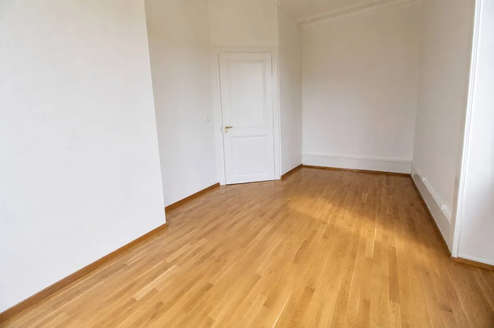 Prilly - Der Traum für Studenten: Superbe 7,5 Zimmer ideal für Wohngemeinschaft. 6 Minuten mit dem LEB vom Zentrum Lausanne und 20 Minuten mit dem Bus vom Universitätscampus