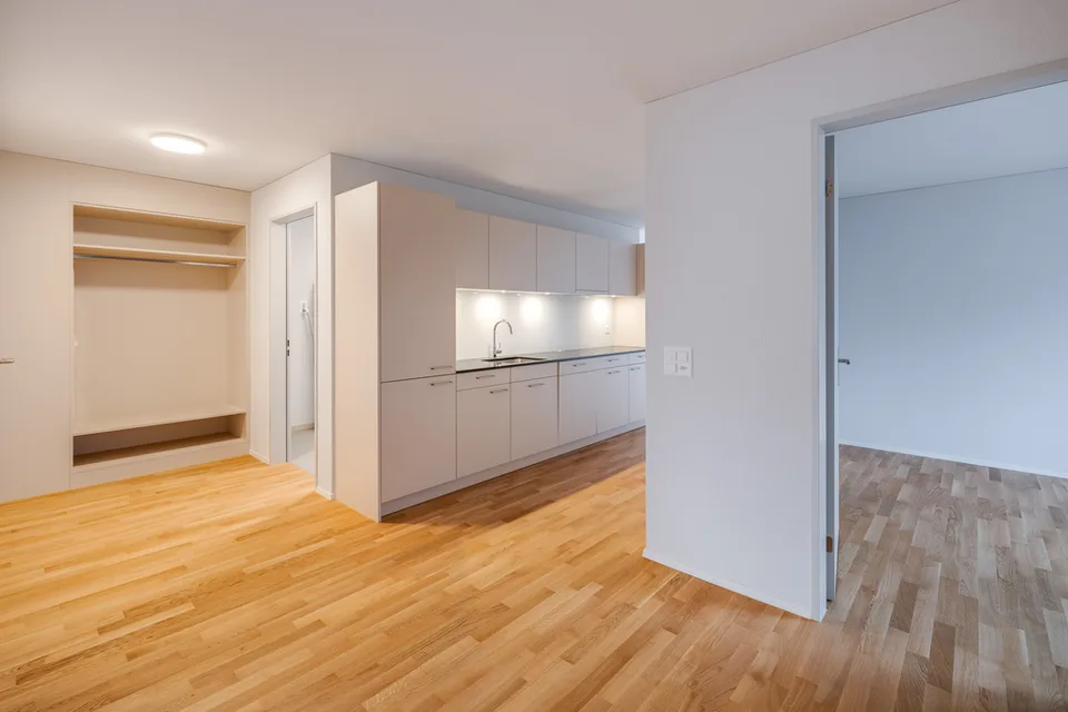 Moderne und helle Familienwohnung an zentraler Lage – Foto 2 von 10