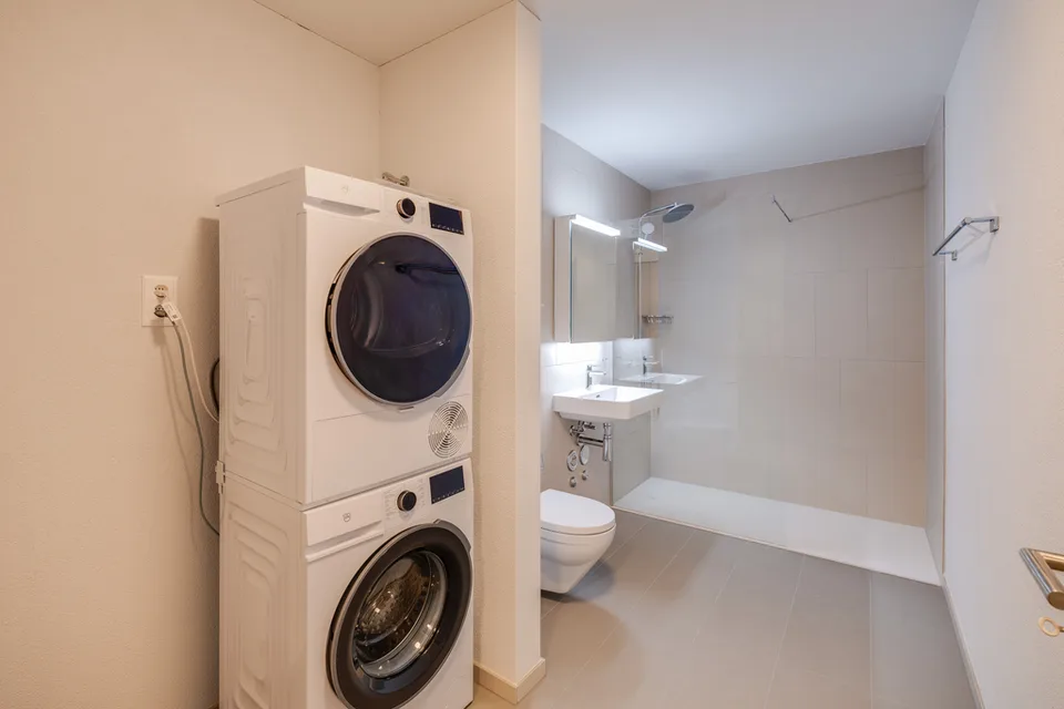 Moderne und helle Familienwohnung an zentraler Lage – Foto 4 von 10
