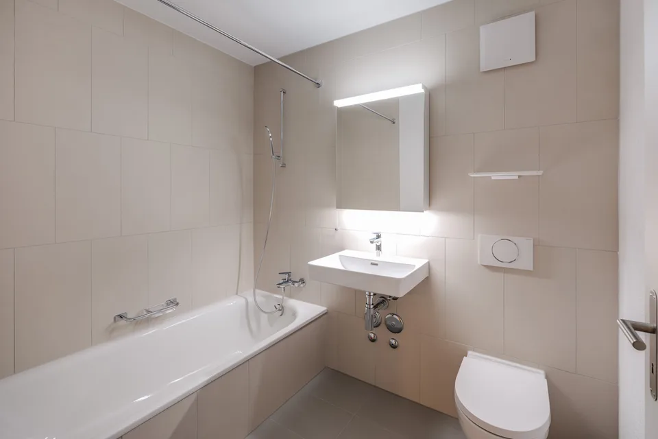 Moderne und helle Familienwohnung an zentraler Lage – Foto 3 von 10