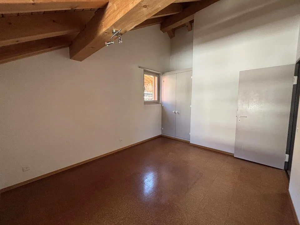 3.5-room attic apartment in Disentis - available for rent on a limited basis