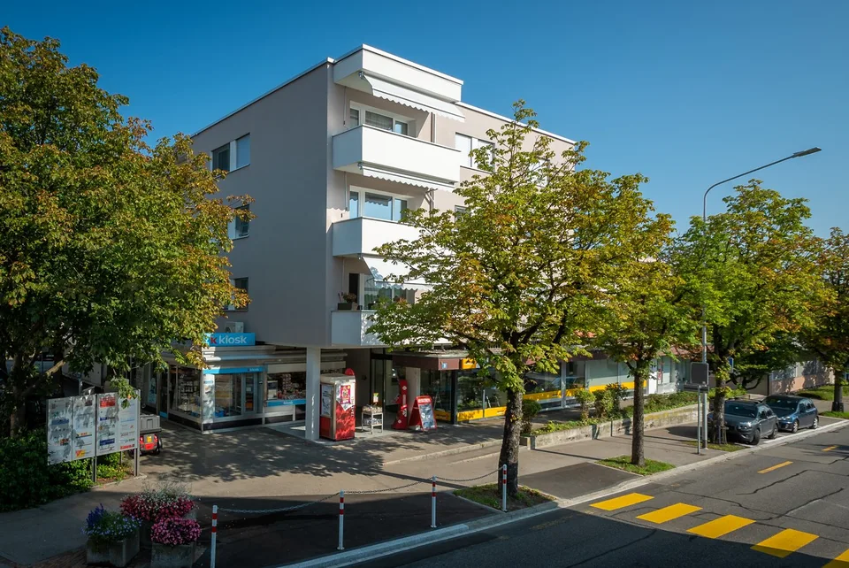 Zentrale Gewerbefläche in Rümlang zu vermieten – Foto 2 von 2