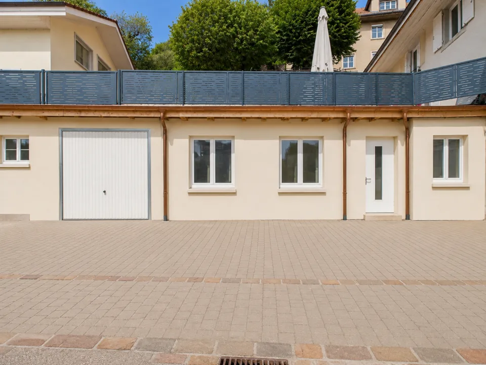 Vivre avec l'histoire : appartement maisonnette unique de 4,5 pièces dans une ancienne salle de bowling - Première location
