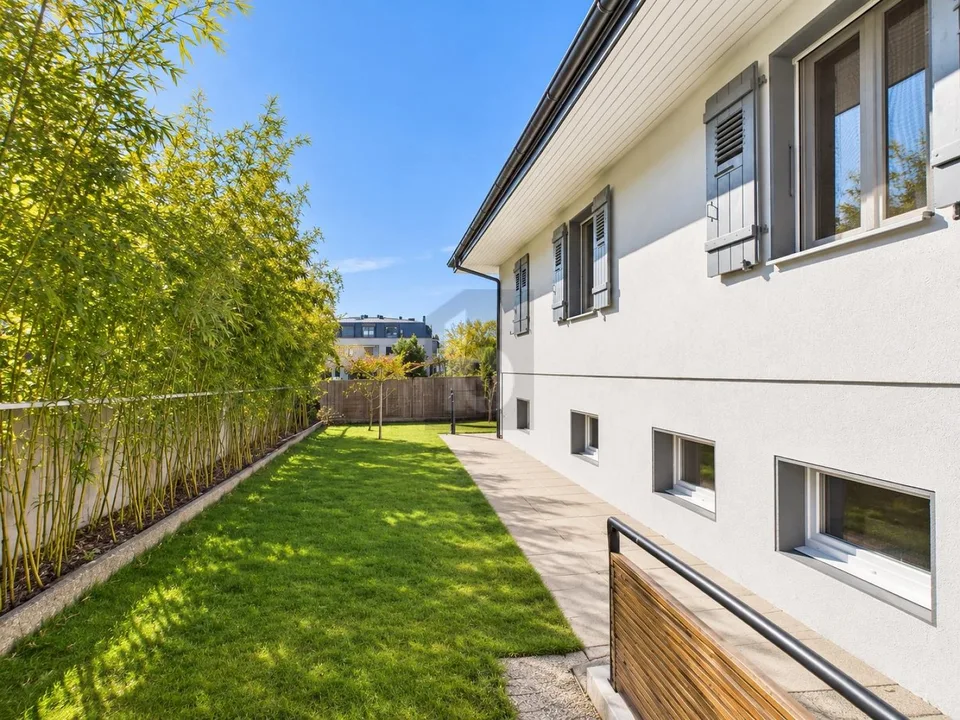 Schöne renovierte Villa mit 3 Apartments und Garten – Foto 2 von 9