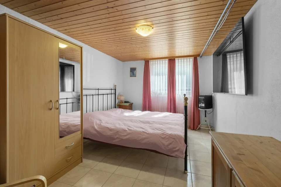 Prestigiovilla mit Pool und Grotte – Foto 24 von 26