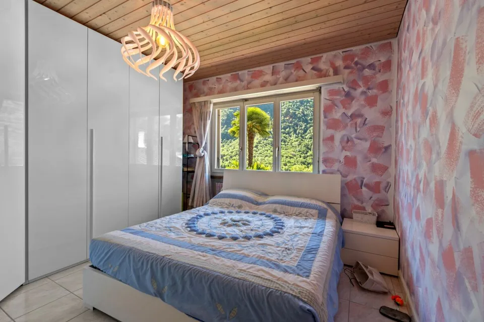 Prestigiovilla mit Pool und Grotte – Foto 12 von 26