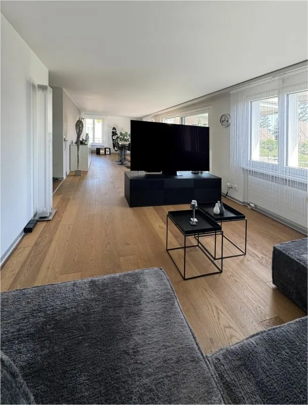 Hochwertig sanierte 4,5-Zimmer-Wohnung mit grosser Loggia, Garage und zusätzlichem Abstellplatz – Foto 5 von 14