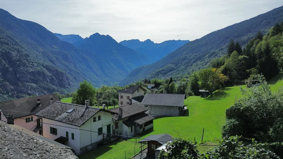 Einladendes Rustico zum Verkauf im wunderschönen Bleniotal – Foto 2 von 28