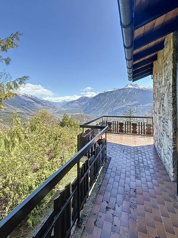 Appartement dans un chalet divisé en 2 à Mollens – photo 4 sur 7