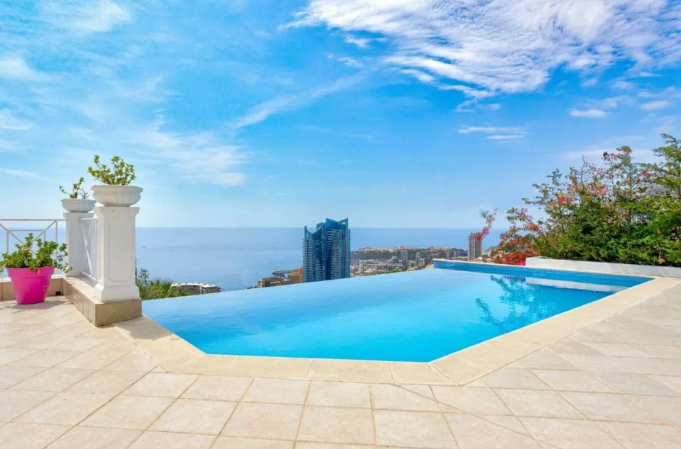 Villa indipendente di 9 locali sulla Costa Azzurra / vicino a Monaco – foto 3 di 6