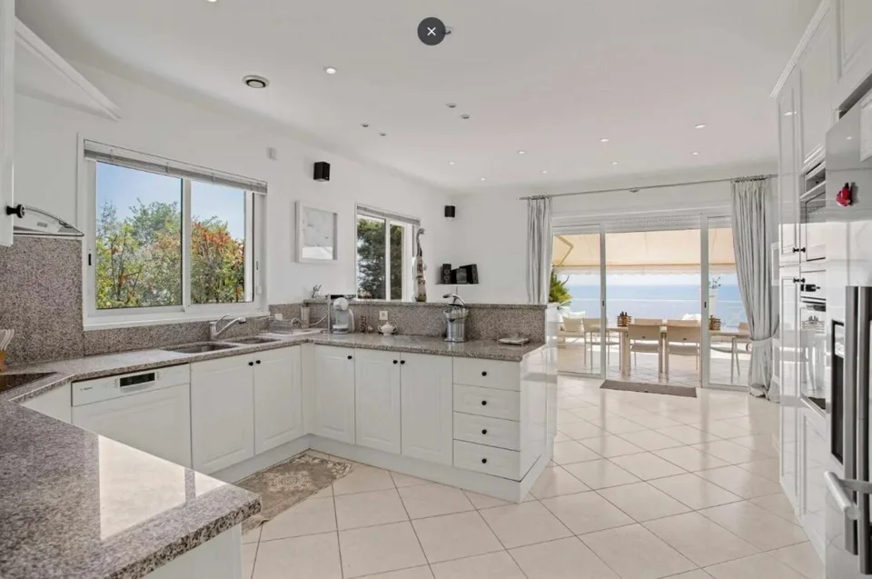 Villa indipendente di 9 locali sulla Costa Azzurra / vicino a Monaco – foto 4 di 6