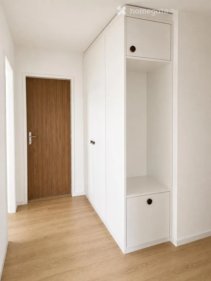 Grosse helle renovierte Wohnung mit Aussicht