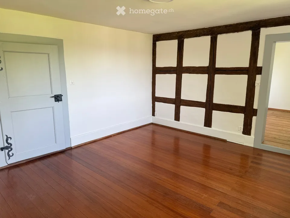 Charming freshly renovated house part with spacious 4.5 rooms in Rüti ZH