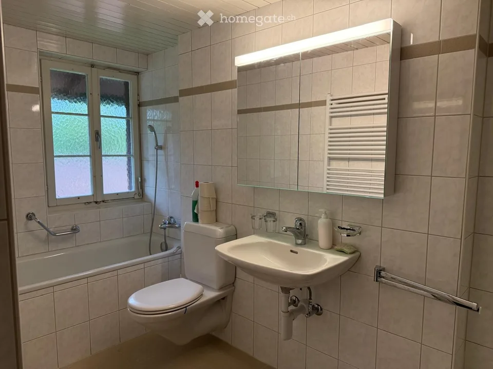 Charming freshly renovated house part with spacious 4.5 rooms in Rüti ZH