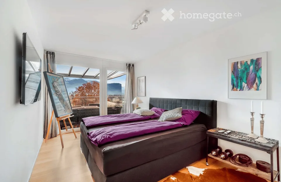 Appartement de terrasse exclusif de 5,5 pièces avec vue panoramique & Jacuzzi à Uznach
