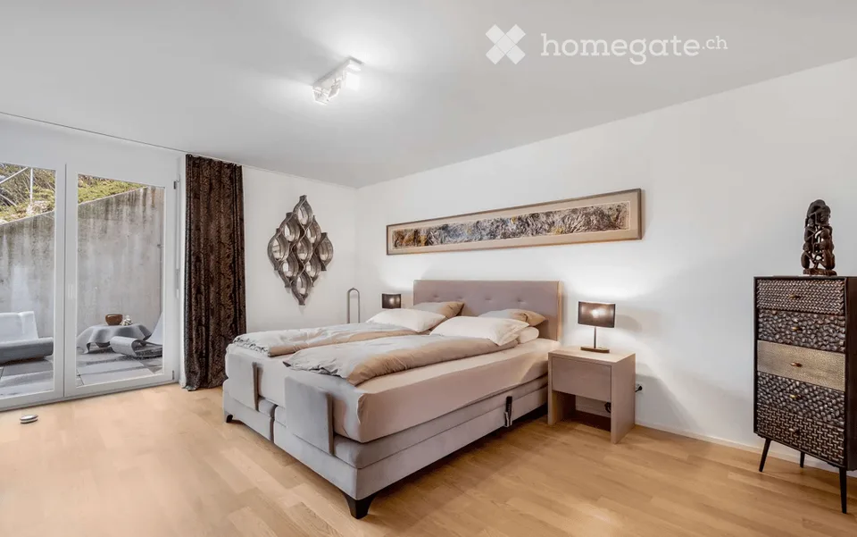 Appartement de terrasse exclusif de 5,5 pièces avec vue panoramique & Jacuzzi à Uznach