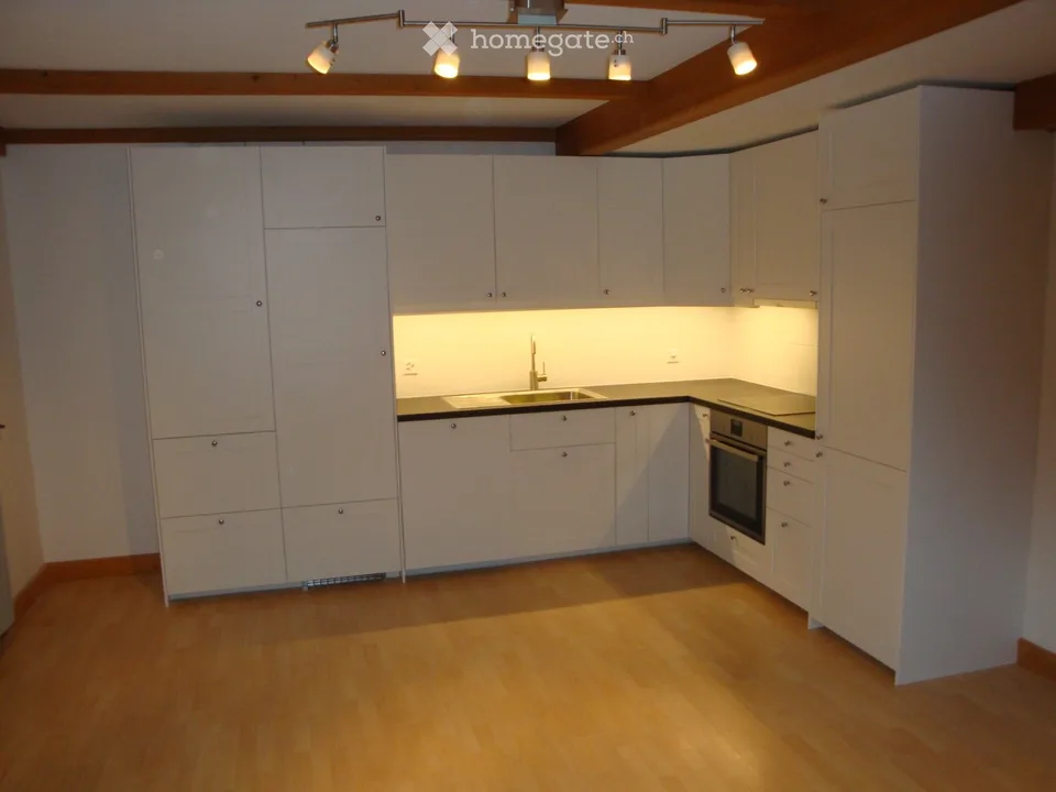 Grosszügige 3.5 - Zimmerwohnung in Erlenbach