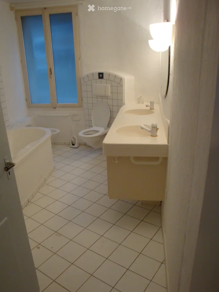 Grosszügige 3.5 - Zimmerwohnung in Erlenbach