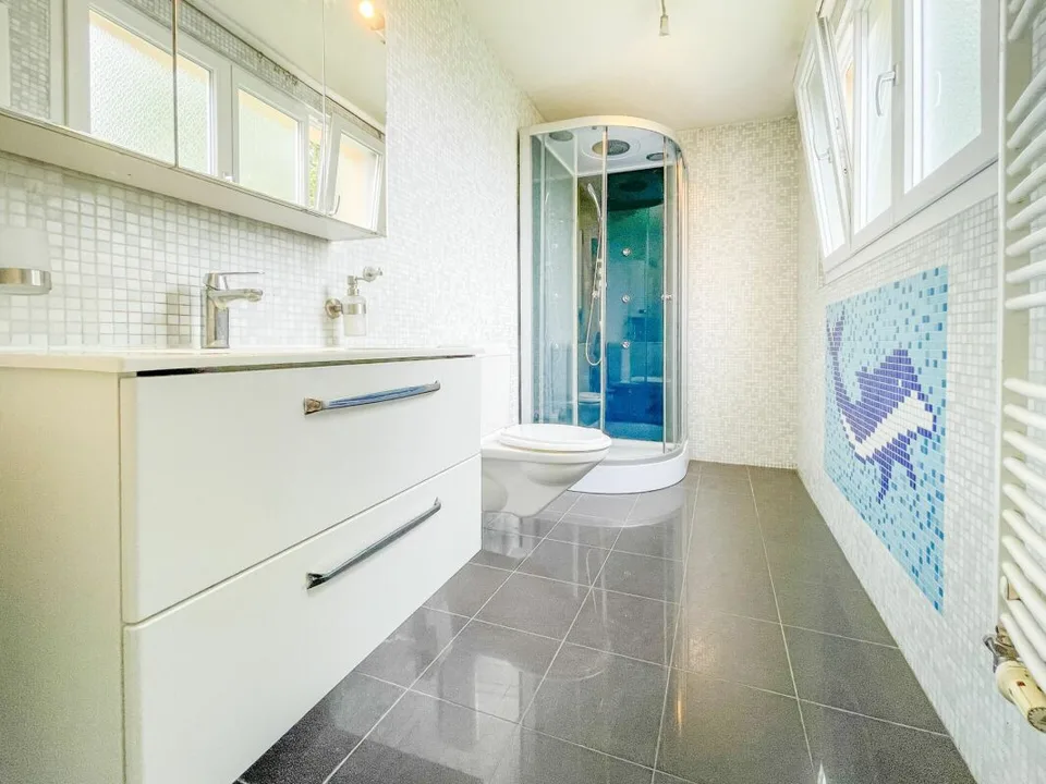 Zweifamilienhaus mit viel Platz, Potenzial und zentraler Lage – Foto 15 von 15