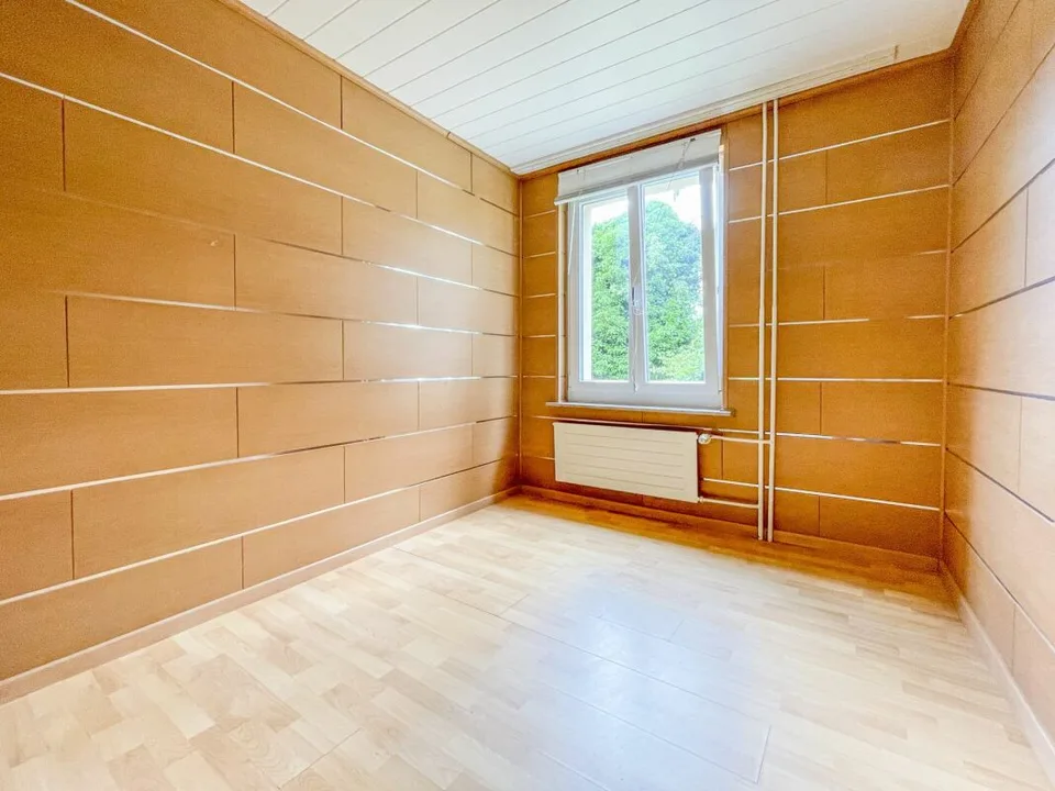Zweifamilienhaus mit viel Platz, Potenzial und zentraler Lage – Foto 7 von 15