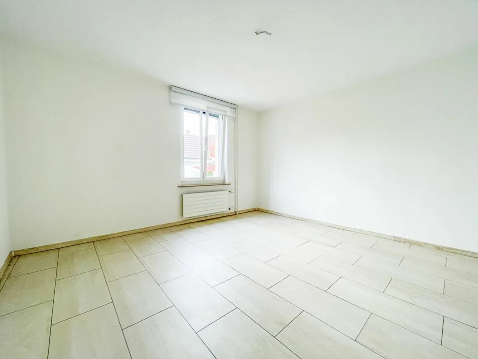 Zweifamilienhaus mit viel Platz, Potenzial und zentraler Lage – Foto 6 von 15