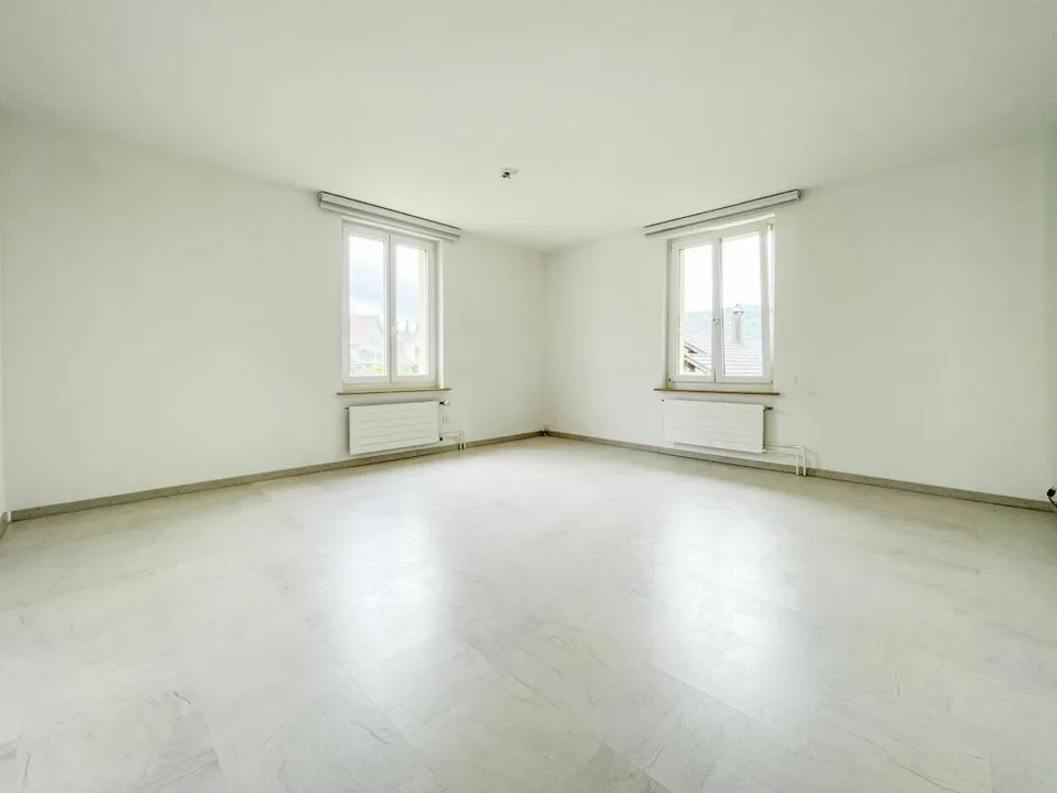 Zweifamilienhaus mit viel Platz, Potenzial und zentraler Lage – Foto 12 von 15