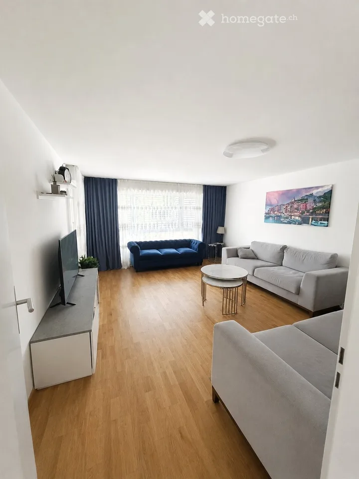 4.5 Zi. Wohnung ab 1. OKTOBER