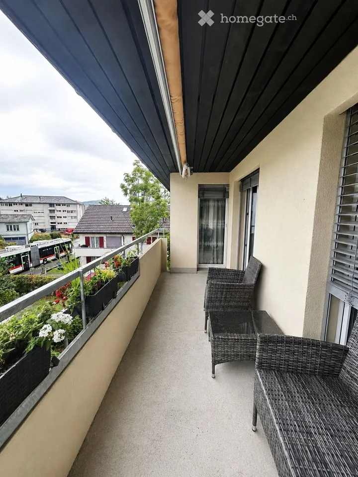 4.5 Zi. Wohnung ab 1. OKTOBER