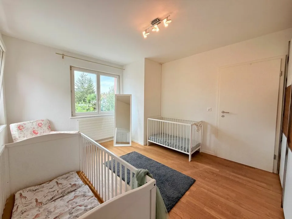 La tua nuova casa familiare con giardino a Schlieren – foto 10 di 16