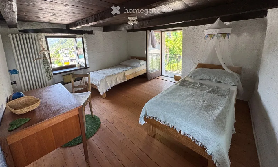 Casa ticinese completamente ammobiliata, giardino e pergola
