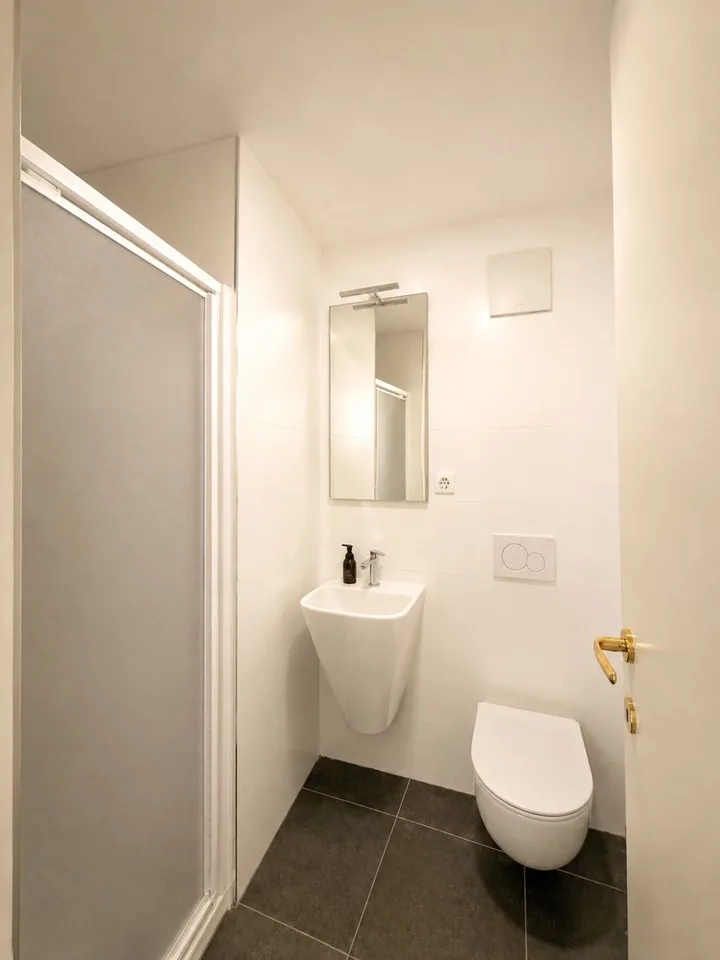 Exklusives Dachgeschoss-Duplex mit 5,5 Zimmern, Panoramabalkon und privatem Garten im Herzen von Origlio