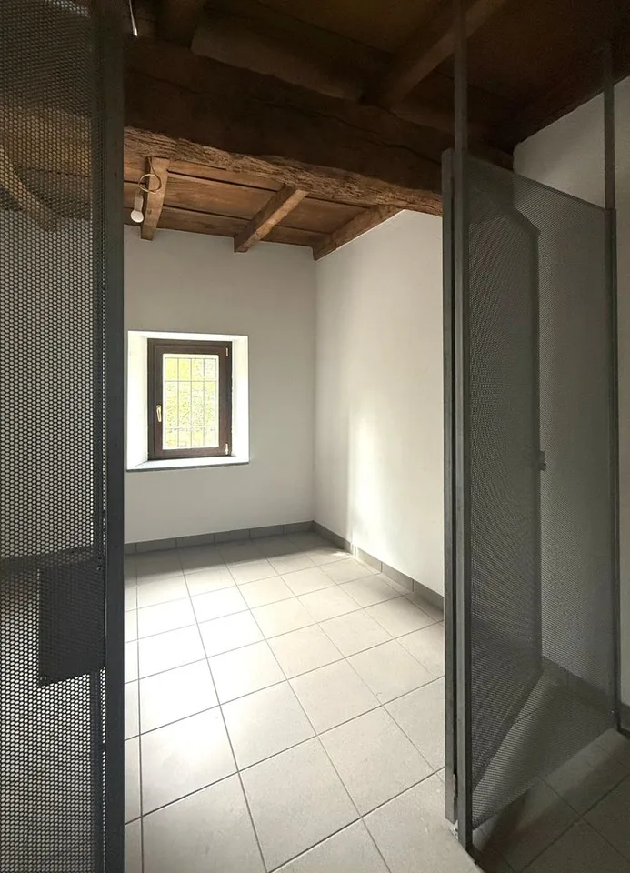 Exklusives Dachgeschoss-Duplex mit 5,5 Zimmern, Panoramabalkon und privatem Garten im Herzen von Origlio