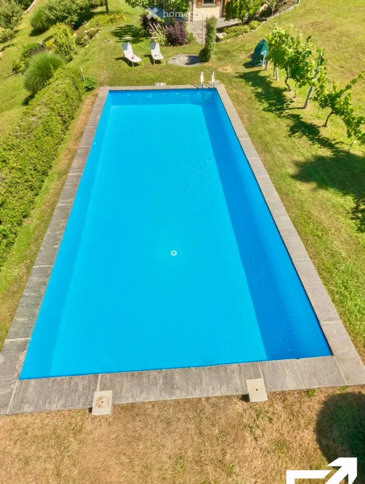 Villa nel verde con grande piscina su 8747m2