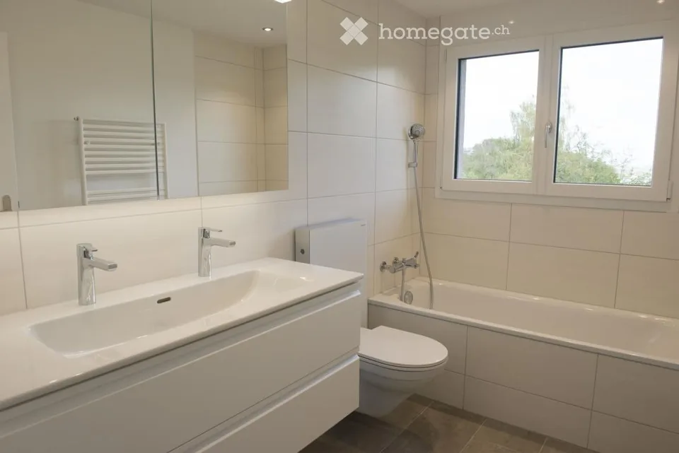 Appartement moderne, proche du centre avec vue lointaine – photo 8 sur 11