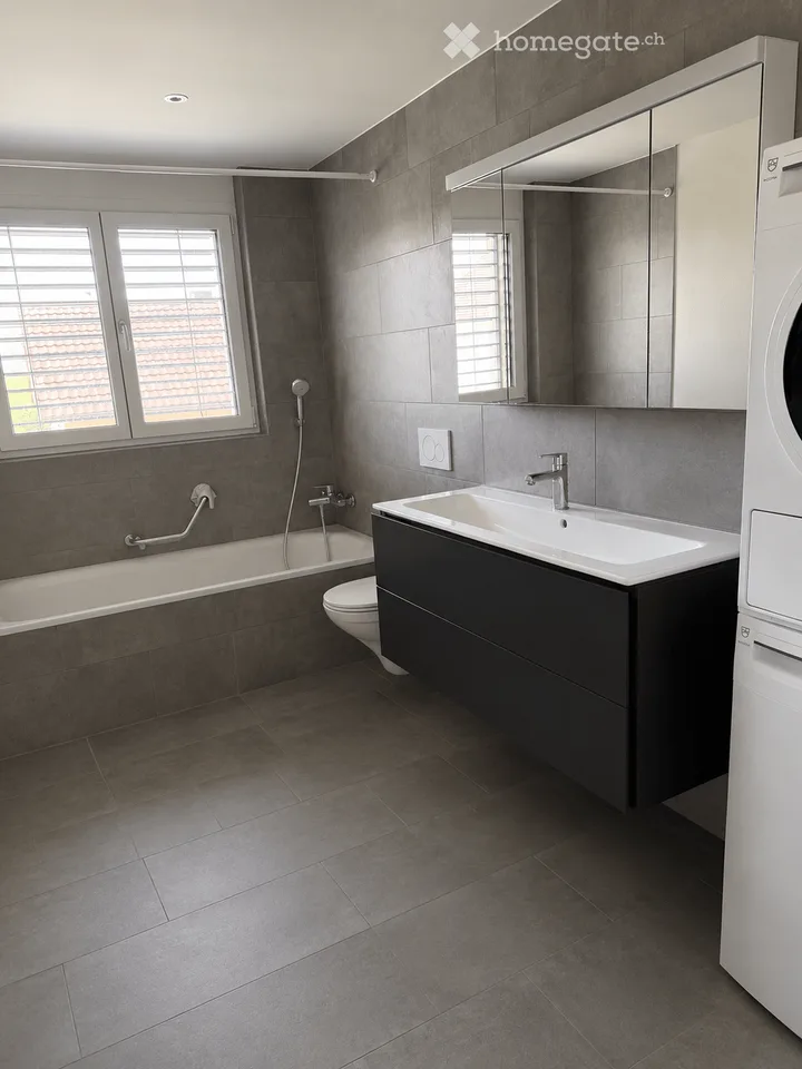 Moderne 4.5-Zimmer-Neubauwohnung in Niederweningen – Komfort und Lebensqualität pur