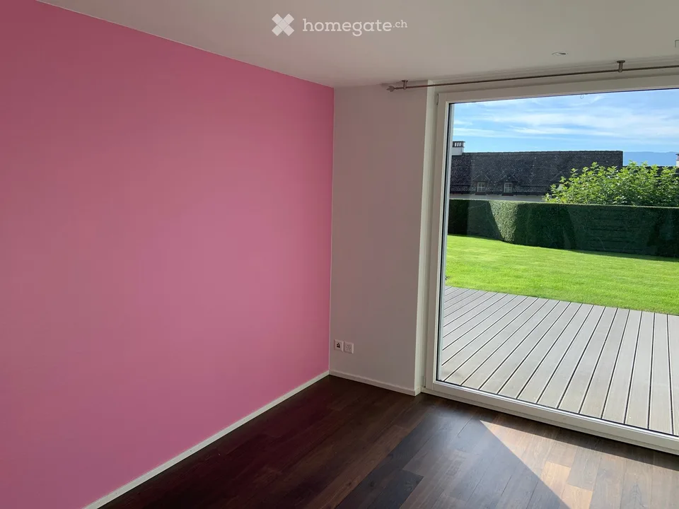 Maison familiale de 8 pièces avec vue sur le lac et les montagnes à Uetikon am See