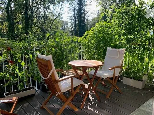 Helle 4.5-Zimmer-Wohnung mit Balkon und schöner Aussicht in Herrliberg