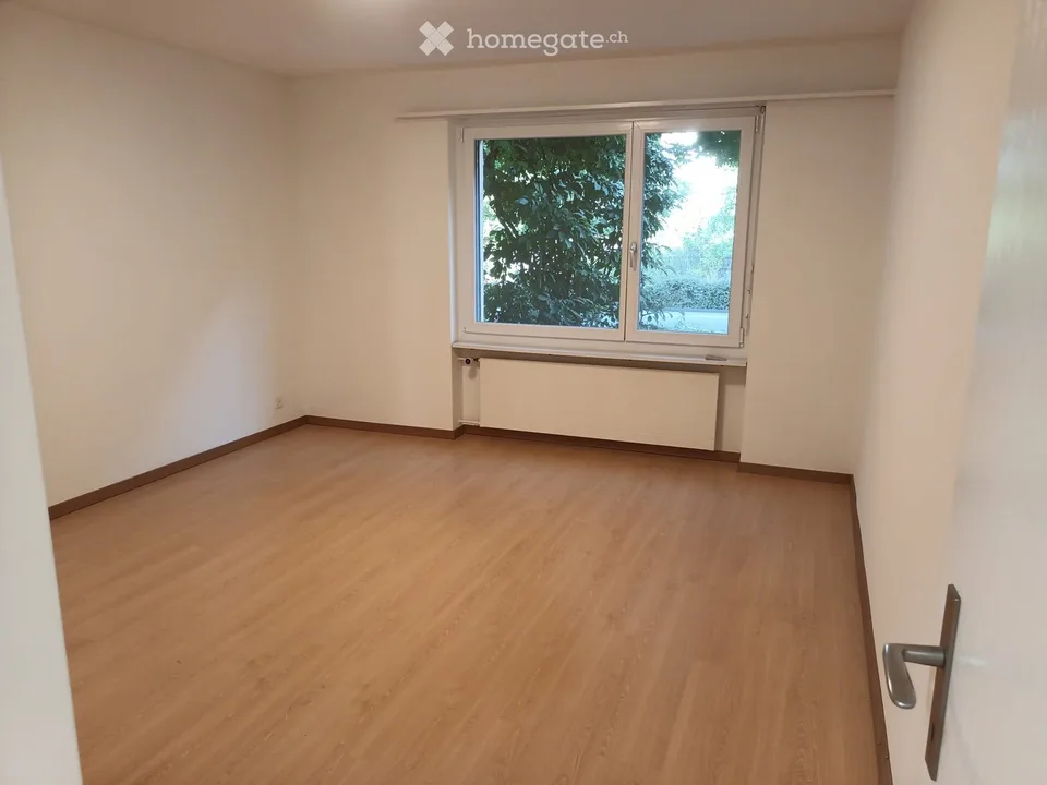 Appartement de 3,5 pièces confortablement découpé avec balcon à Lenzburg