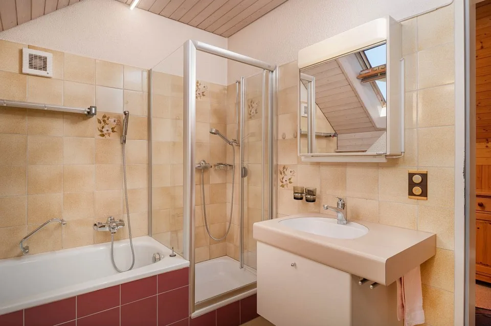 Mitten im Zentrum! Gepflegte Dach-Maisonette-Wohnung – Foto 11 von 13