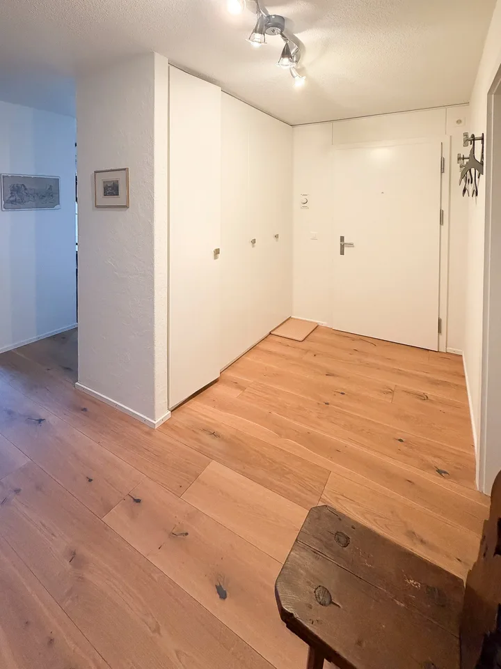 Charmant appartement de vacances de 2,5 pièces, complètement rénové à Flims – photo 3 sur 13