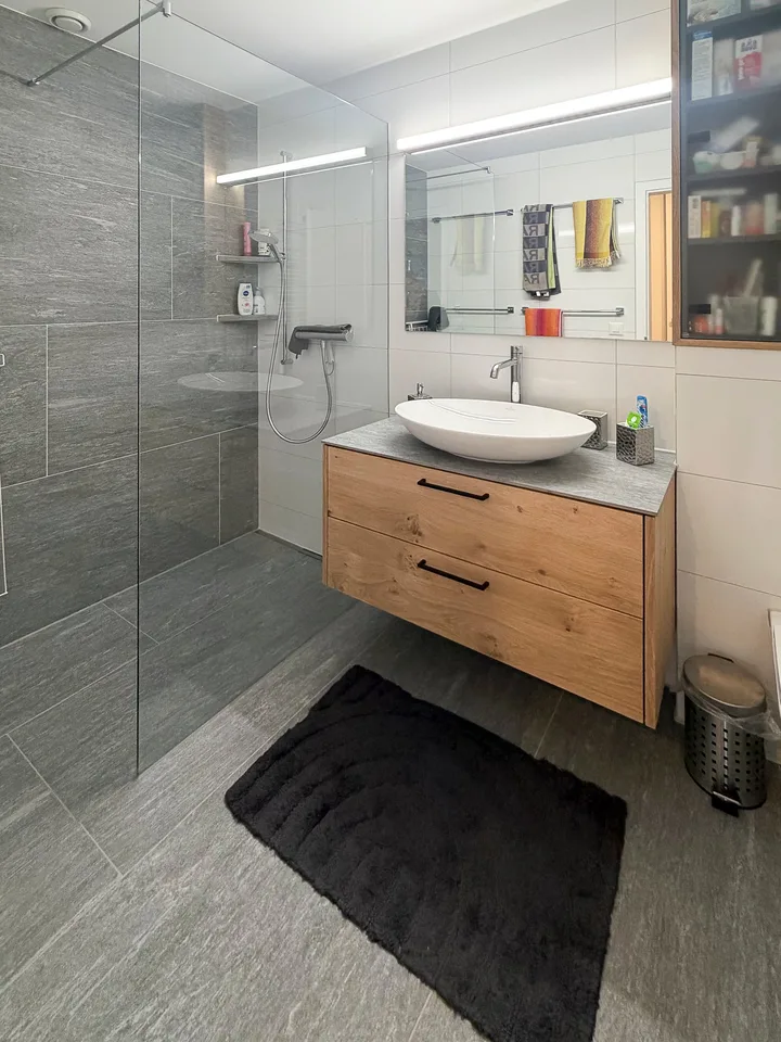 Charmant appartement de vacances de 2,5 pièces, complètement rénové à Flims – photo 11 sur 13