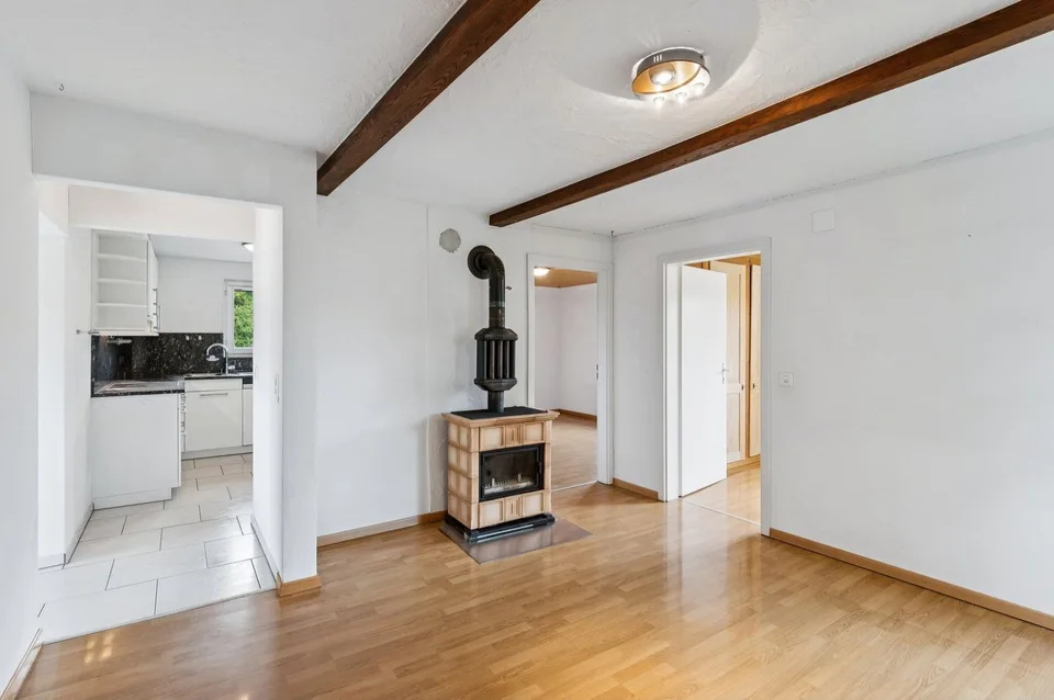 Charmante 4-Zimmer-Dachgeschosswohnung mit Balkon – ländliche Idylle, urbane Nähe – Foto 6 von 10