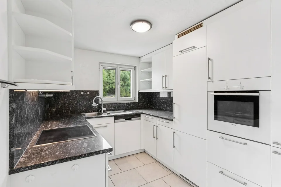 Charmante 4-Zimmer-Dachgeschosswohnung mit Balkon – ländliche Idylle, urbane Nähe – Foto 2 von 10