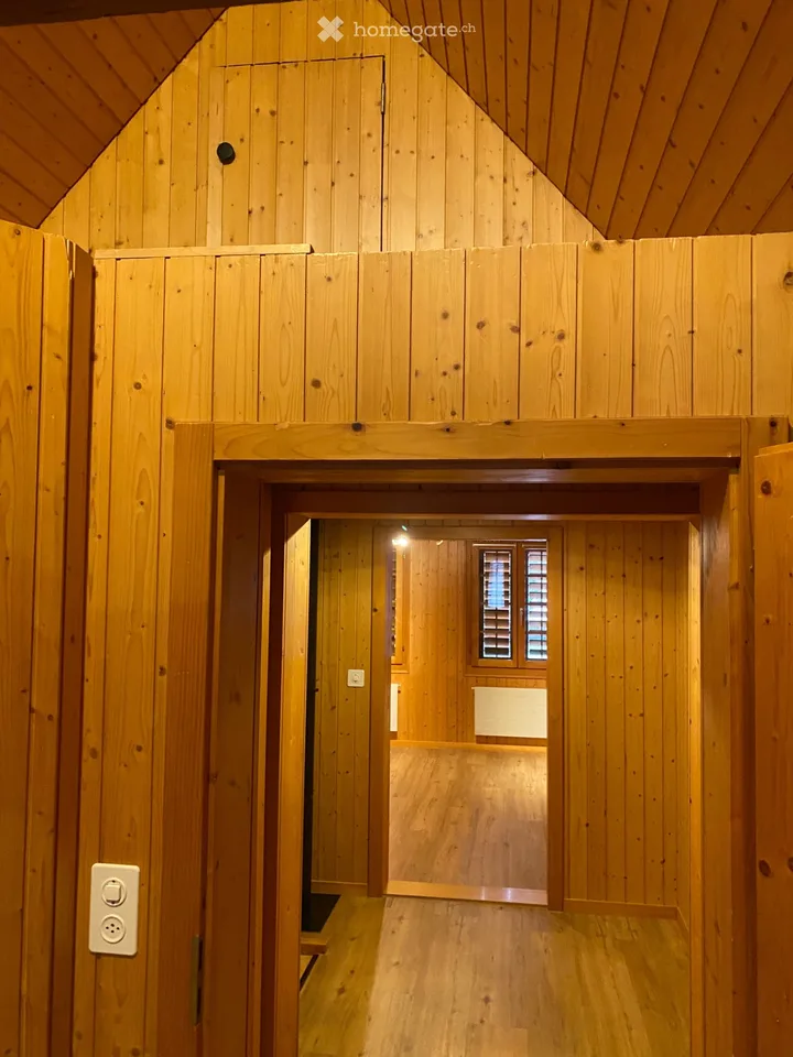 vermiete eine schöne 5.5 Zimmer Wohnung per 1.11.26