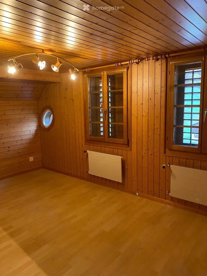 vermiete eine schöne 5.5 Zimmer Wohnung per 1.11.26