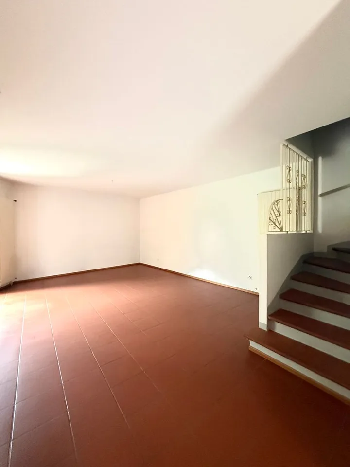 Charmantes Einfamilienhaus mit 3,5 Zimmern und Garten – Foto 3 von 9