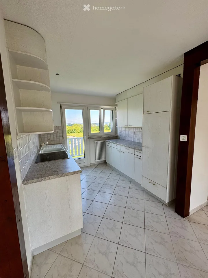 Gemütliche 3.5-Zimmer OG-Whg mit Weitblick an begehrter Lage - bezugsbereit ab dem 01. Dezember 2026